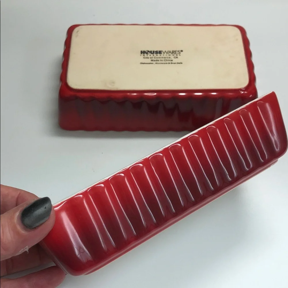 HOUSEWARES INTERNATIONAL RED CASSEROLE DISHES • SET OF 2 • 6” x 3.5”